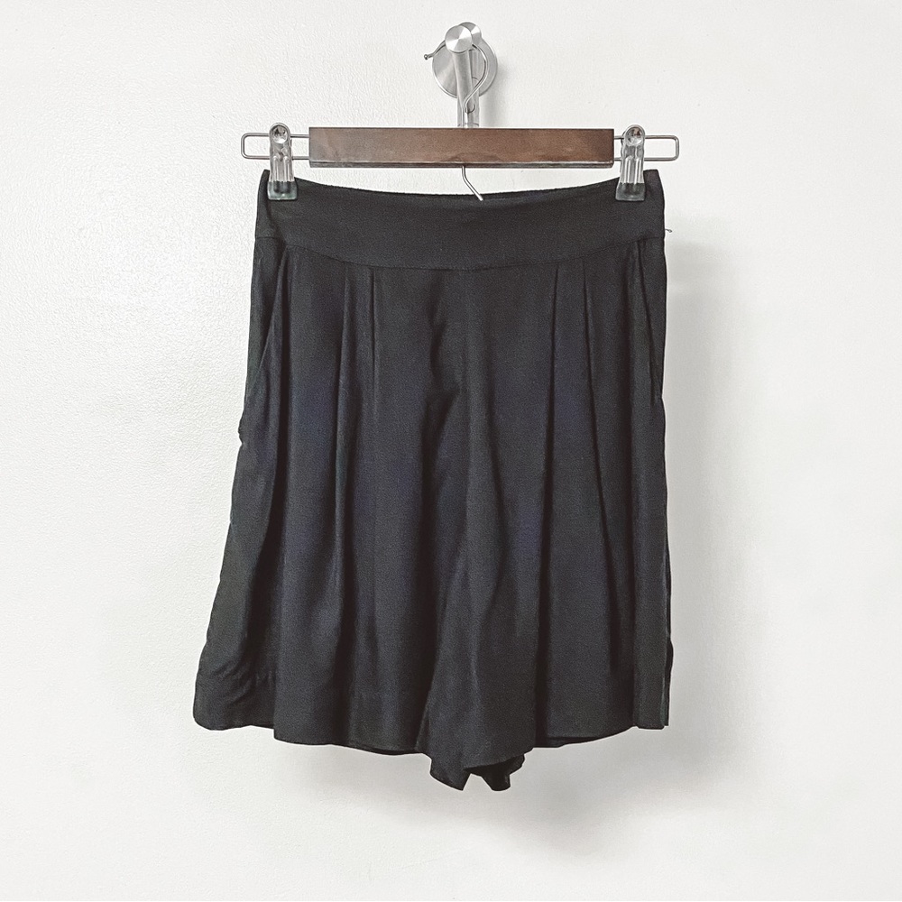 *NWT* H&M Fall Winter Chic High Rise Casual Preppy Trouser Shorts Black 2